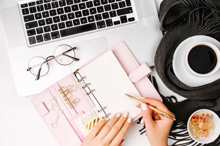 photo-list-become-consultant-temporary_95819a0c.png?w=1200